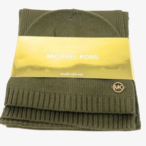 New Michael Kors Woman’s Classic Rib Knit Scarf & Hat Bellyband 2 Piece Gift Set